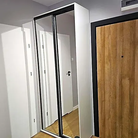 Aparthotel Warszawa アパートホテル ワルシャワ