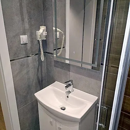 Aparthotel Warszawa アパートホテル ワルシャワ